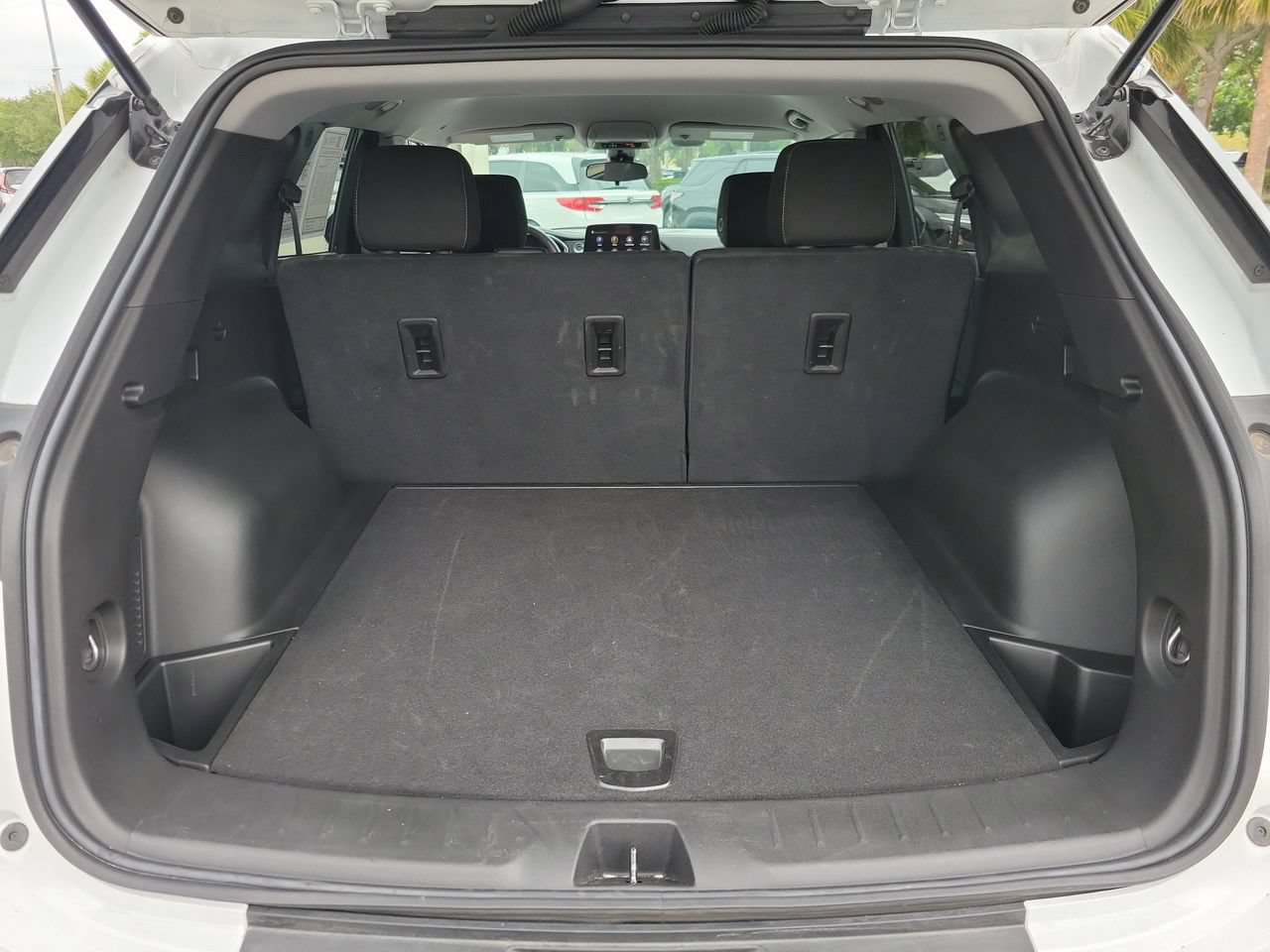 Used 2025 Chevrolet Blazer LT FWD image 7