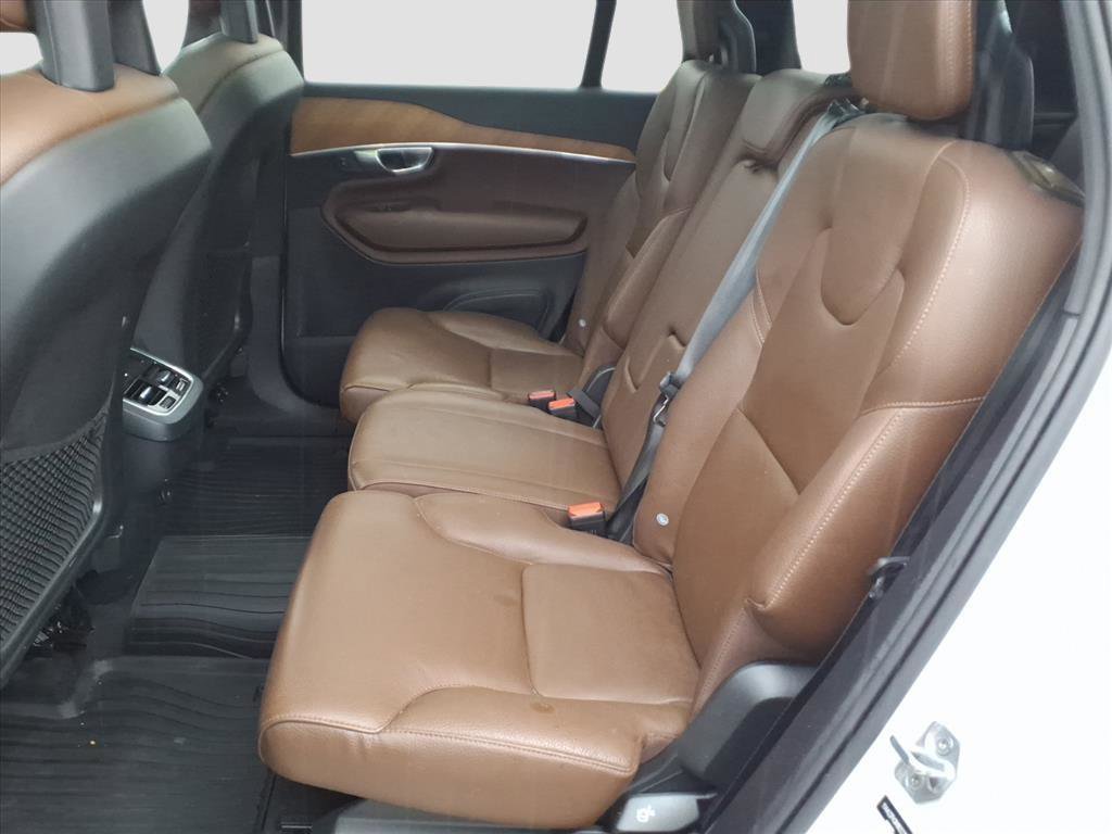 Used 2022 Volvo XC90 T6 Momentum image 13
