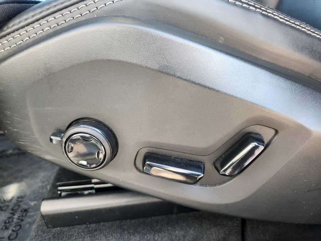 Used 2023 Volvo XC60 B6 Ultimate w/ Climate Package image 14