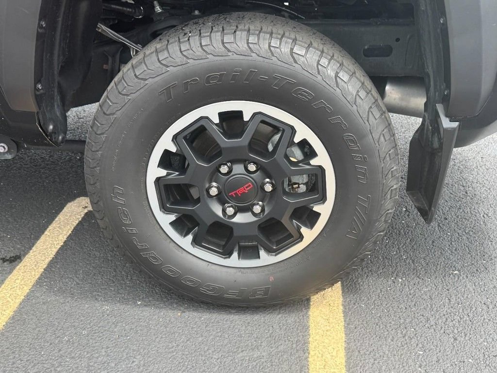 Used 2024 Toyota Tacoma TRD Off-Road w/ TRD Off Road Premium Package AWD/4WD image 9