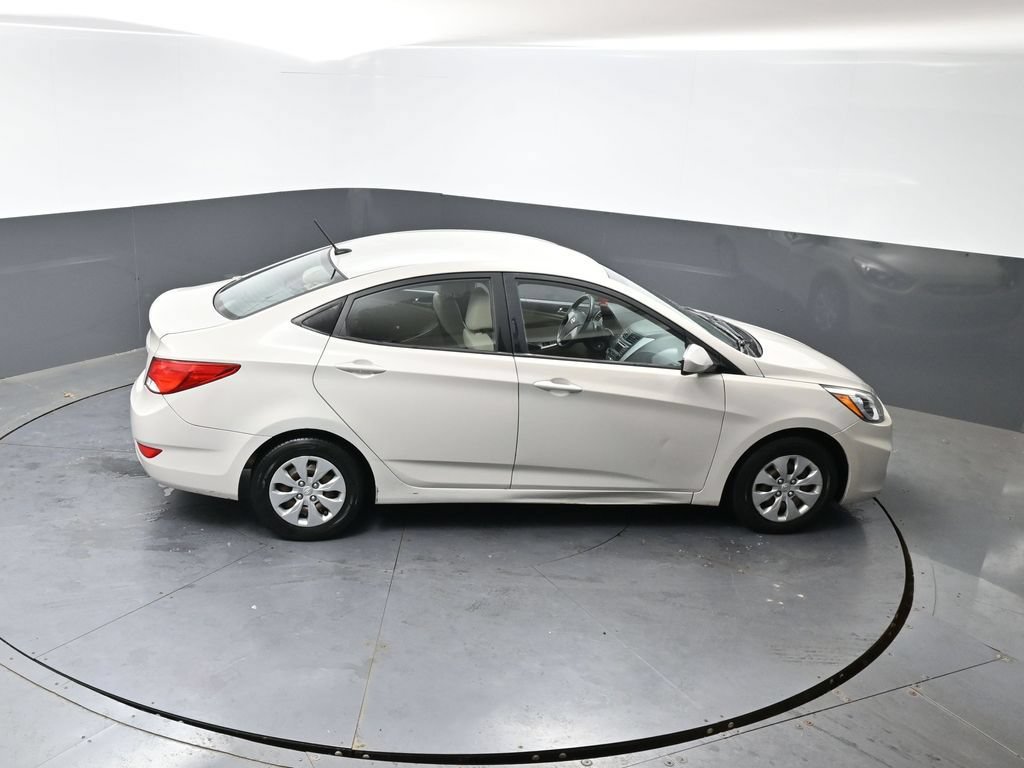 Used 2017 Hyundai Accent SE FWD image 12