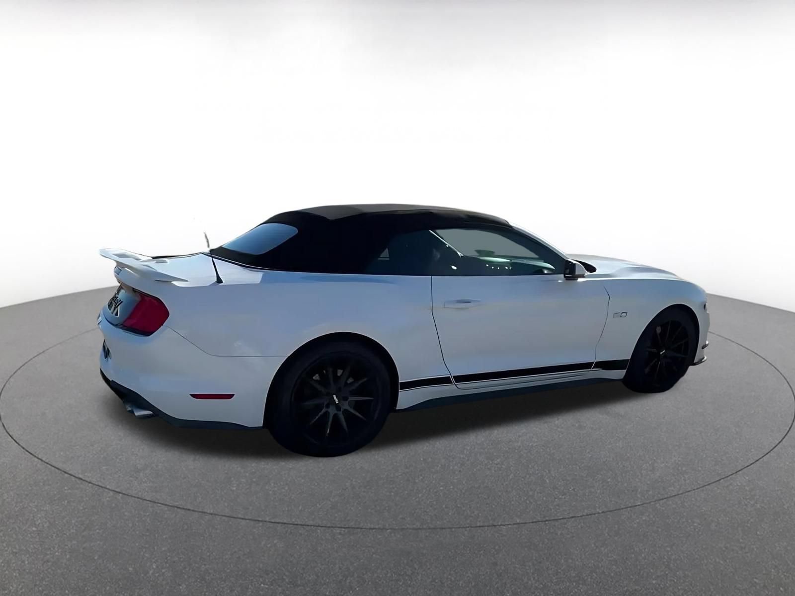 Used 2022 Ford Mustang GT Premium w/ GT Performance Package RWD image 13