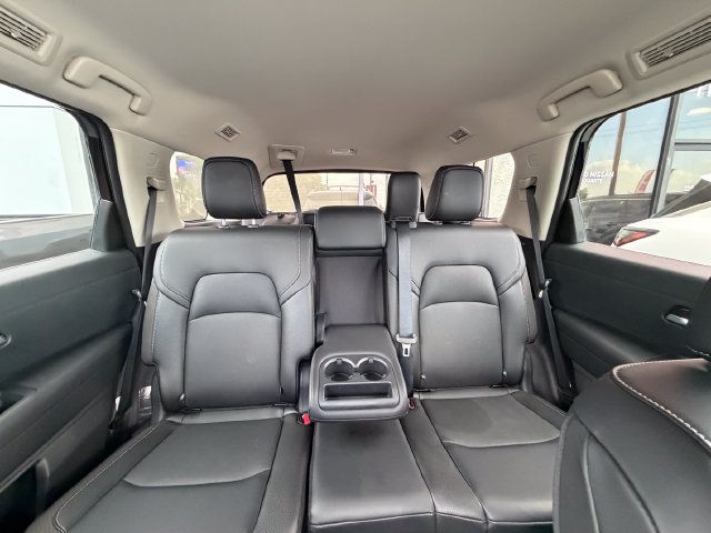 Certified 2026 Nissan Pathfinder SL FWD image 35