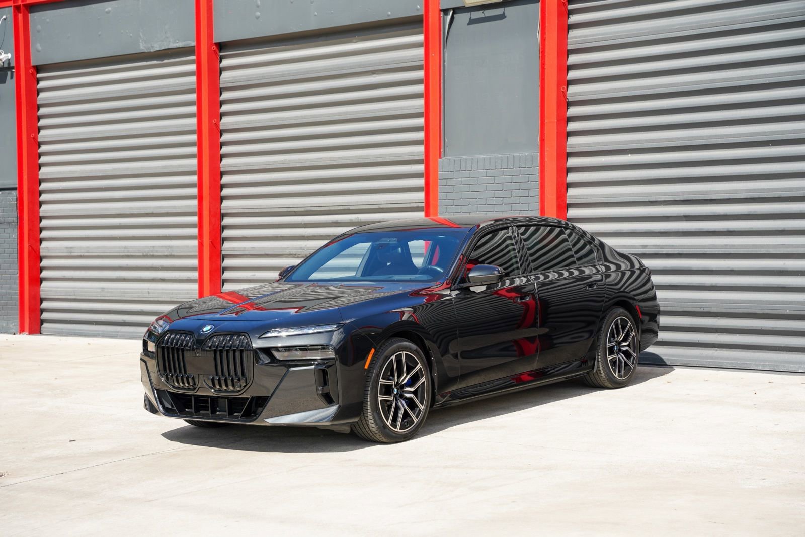 Used 2023 BMW i7 xDrive60 w/ Executive Package 2