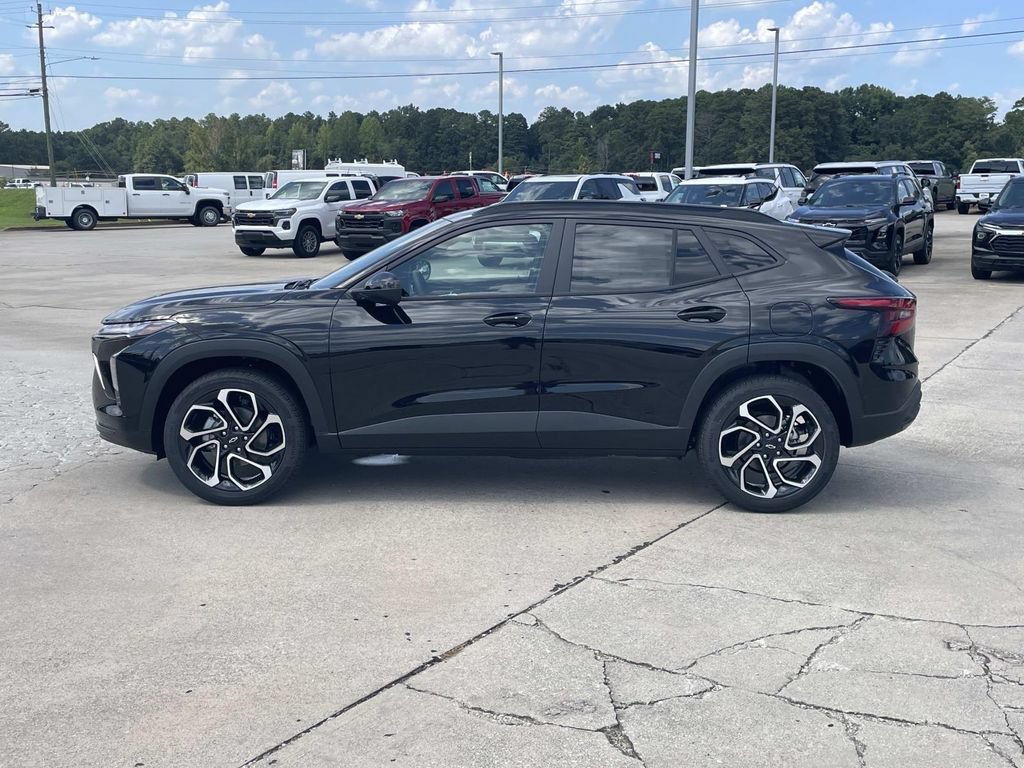 New 2026 Chevrolet Trax RS w/ Sunroof Package FWD image 2