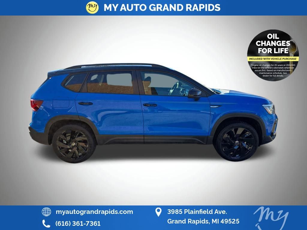 Used 2024 Volkswagen Taos SE image 8