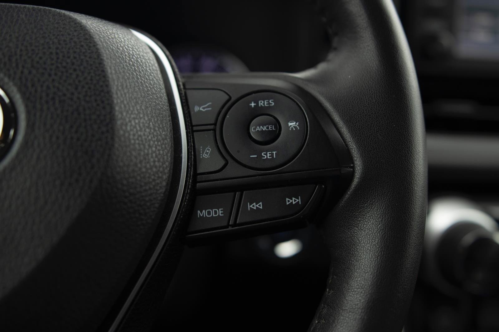 Used 2019 Toyota RAV4 XLE w/ Convenience Package image 7