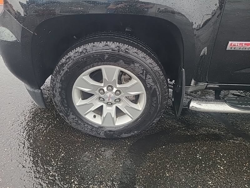 Used 2015 GMC Canyon SLE w/ All-Terrain Package AWD/4WD image 10