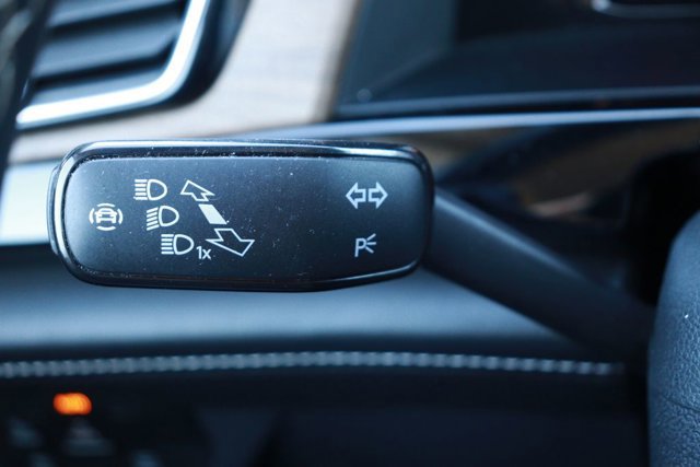 Used 2024 Volkswagen Atlas SE image 25