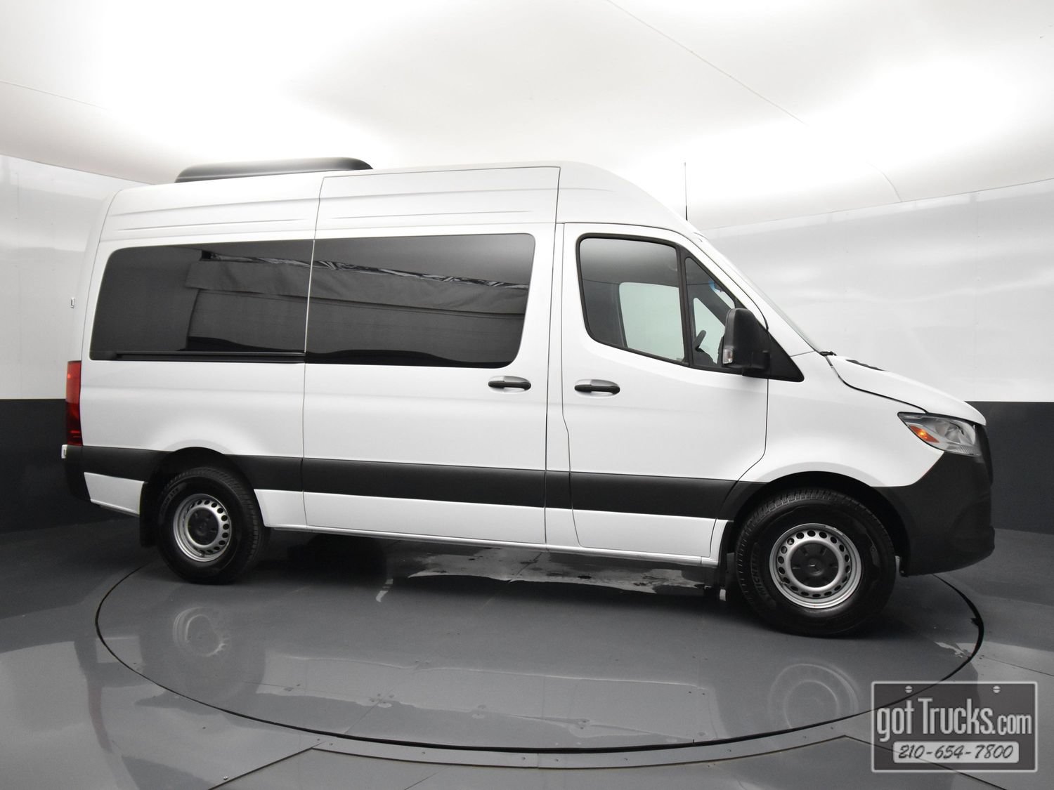 Used 2024 Mercedes-Benz Sprinter 2500 image 49