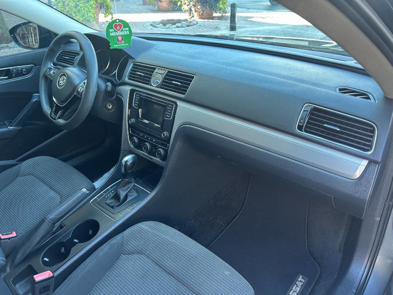 Used 2017 Volkswagen Passat 1.8T S image 10