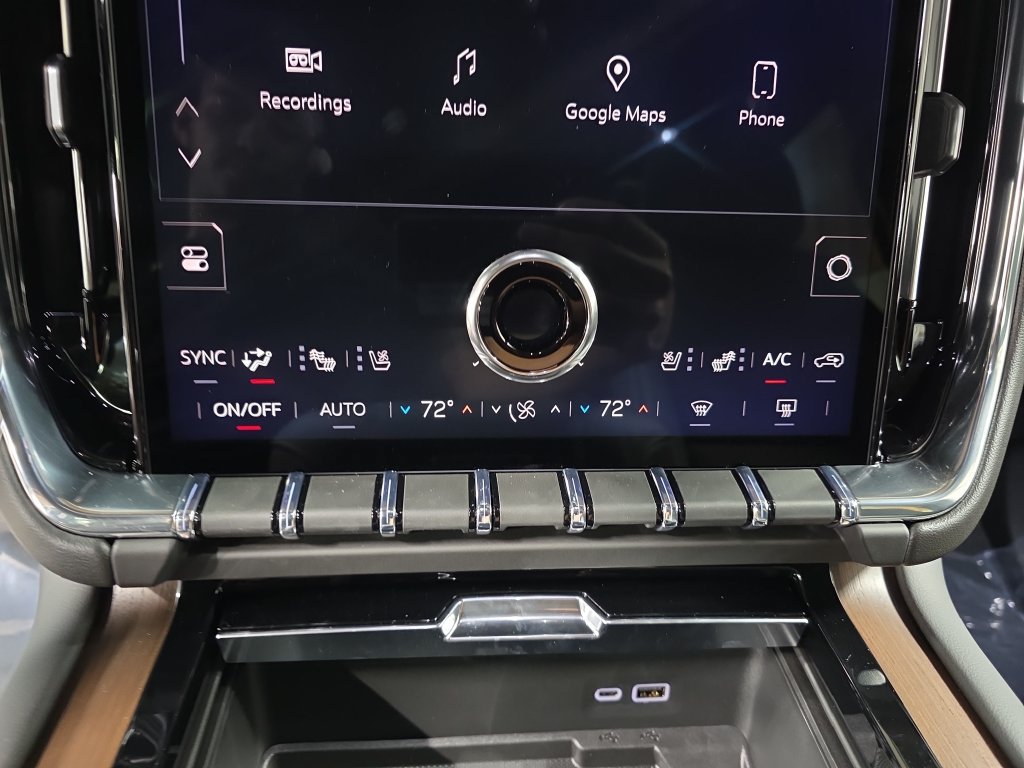 New 2026 GMC Yukon Denali w/ Denali Reserve Package AWD/4WD image 23