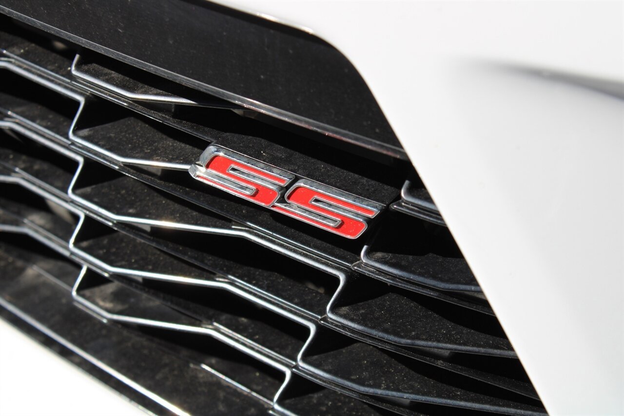 Used 2018 Chevrolet Camaro SS RWD image 18