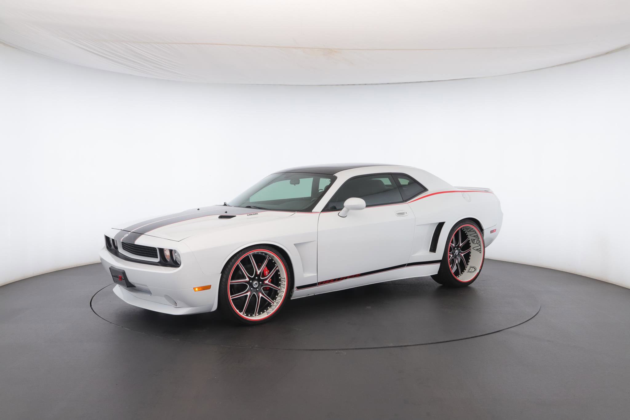 Used 2010 Dodge Challenger R/T image 38