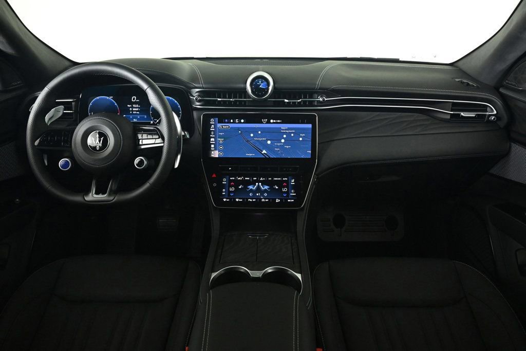 Used 2025 Maserati Grecale GT image 9