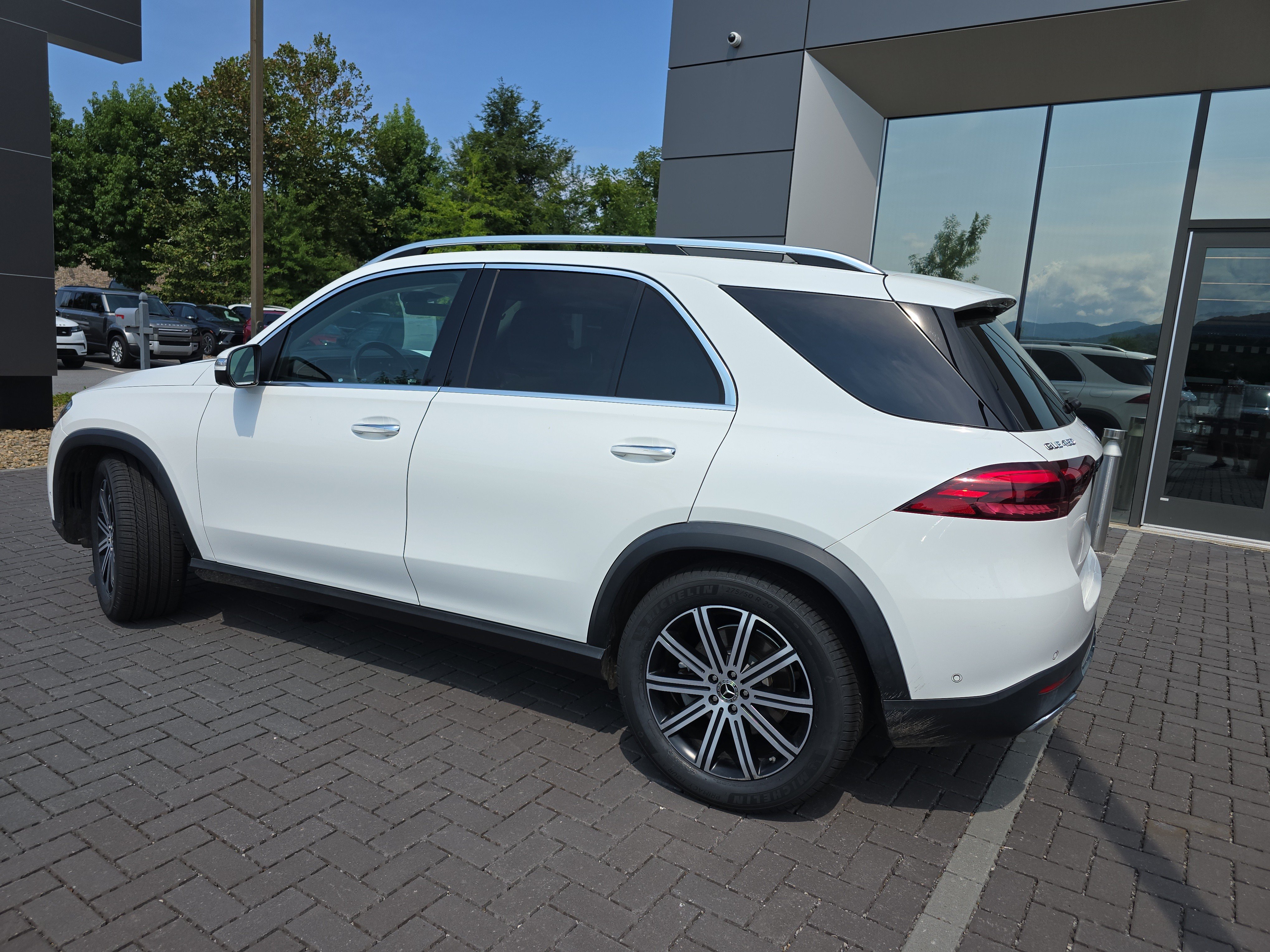 Used 2024 Mercedes-Benz GLE 450 4MATIC image 7