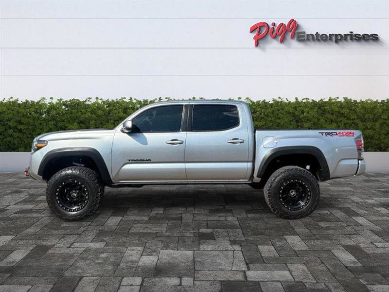 Used 2023 Toyota Tacoma TRD Off-Road w/ Technology Package AWD/4WD image 3