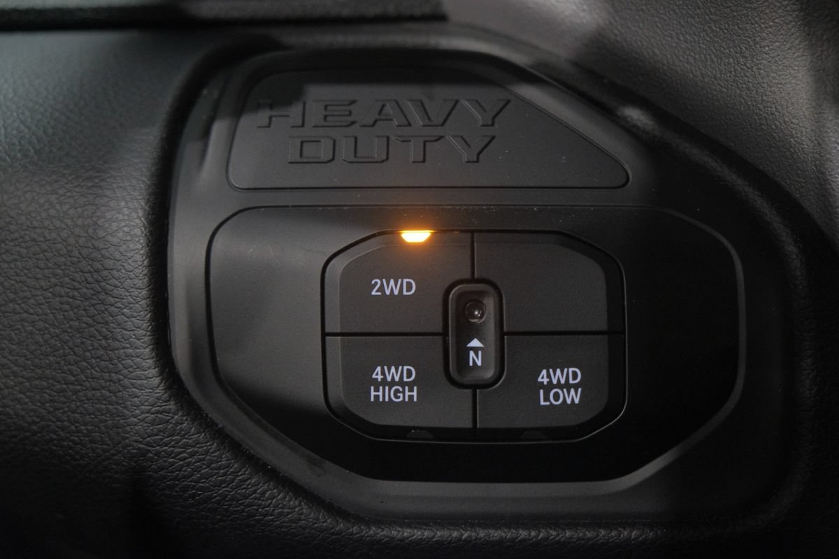 Used 2025 RAM 2500 Big Horn AWD/4WD image 28