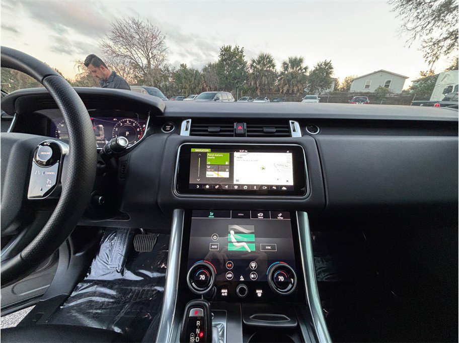 Used 2020 Land Rover Range Rover Sport SE image 11