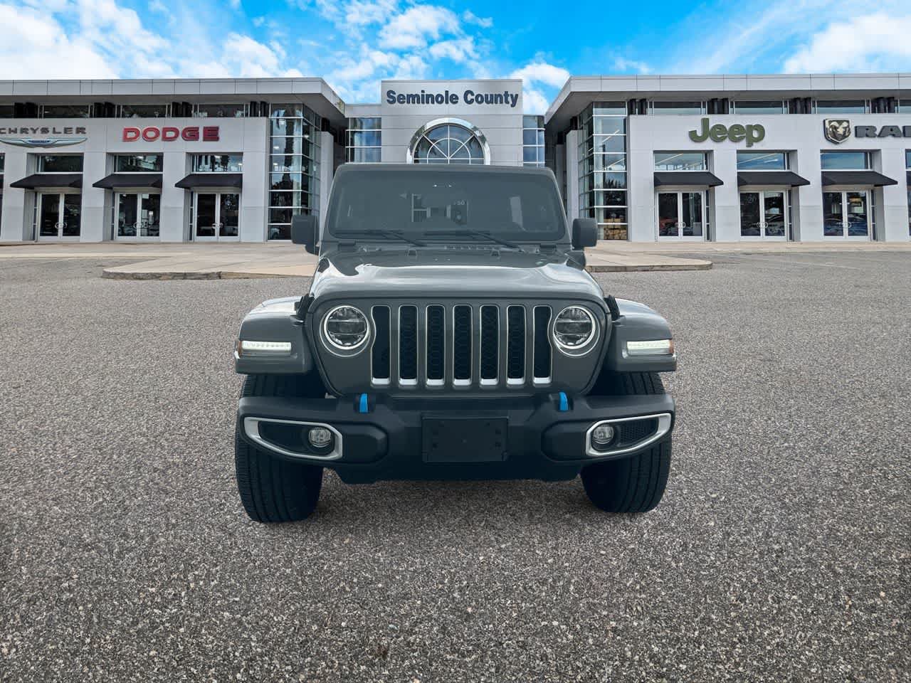 Certified 2022 Jeep Wrangler Unlimited Sahara AWD/4WD image 3