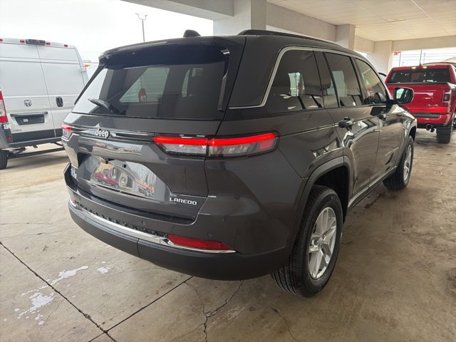 New 2026 Jeep Grand Cherokee Laredo X AWD/4WD image 9