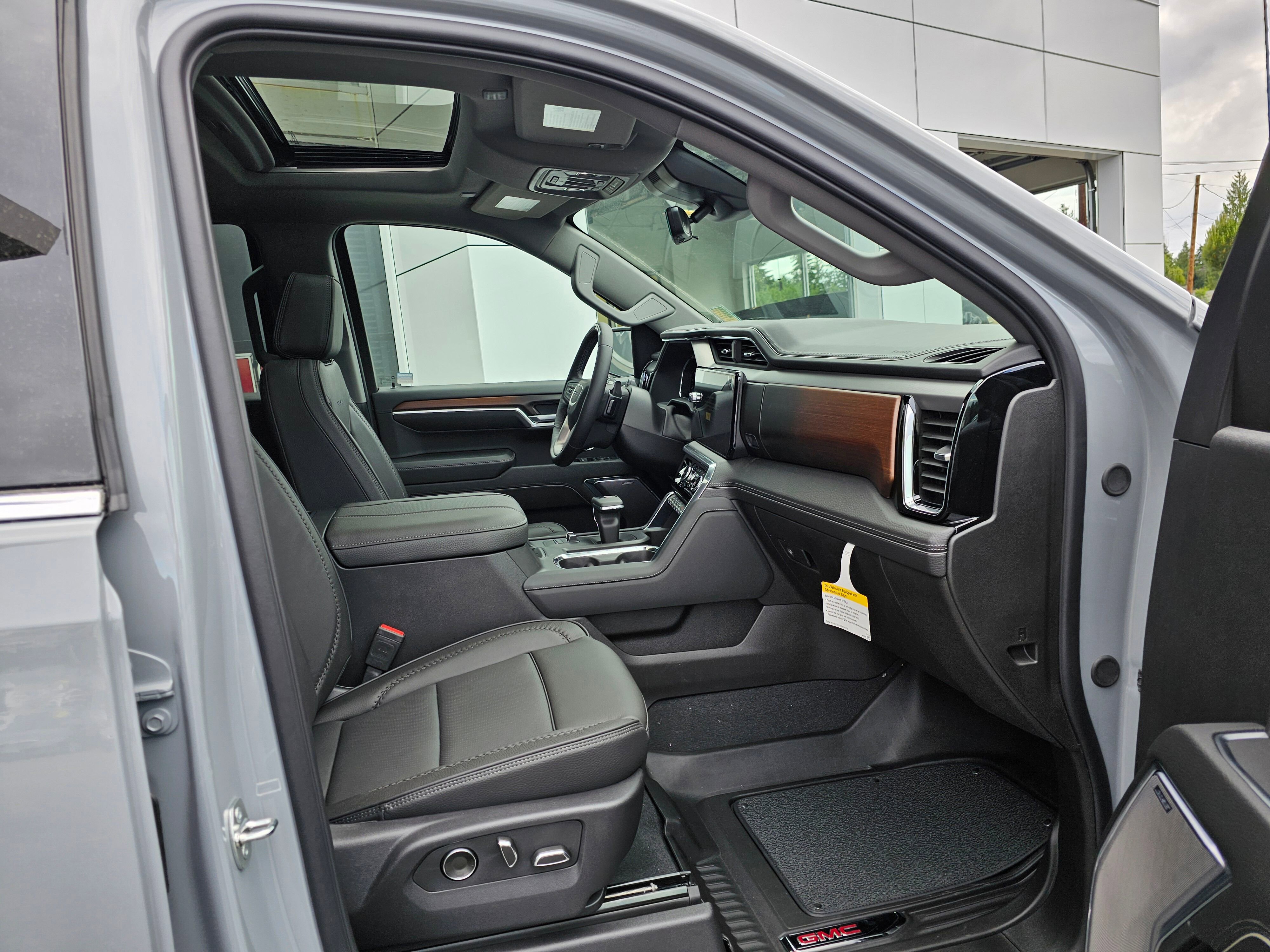 New 2024 GMC Sierra 1500 Denali AWD/4WD image 11