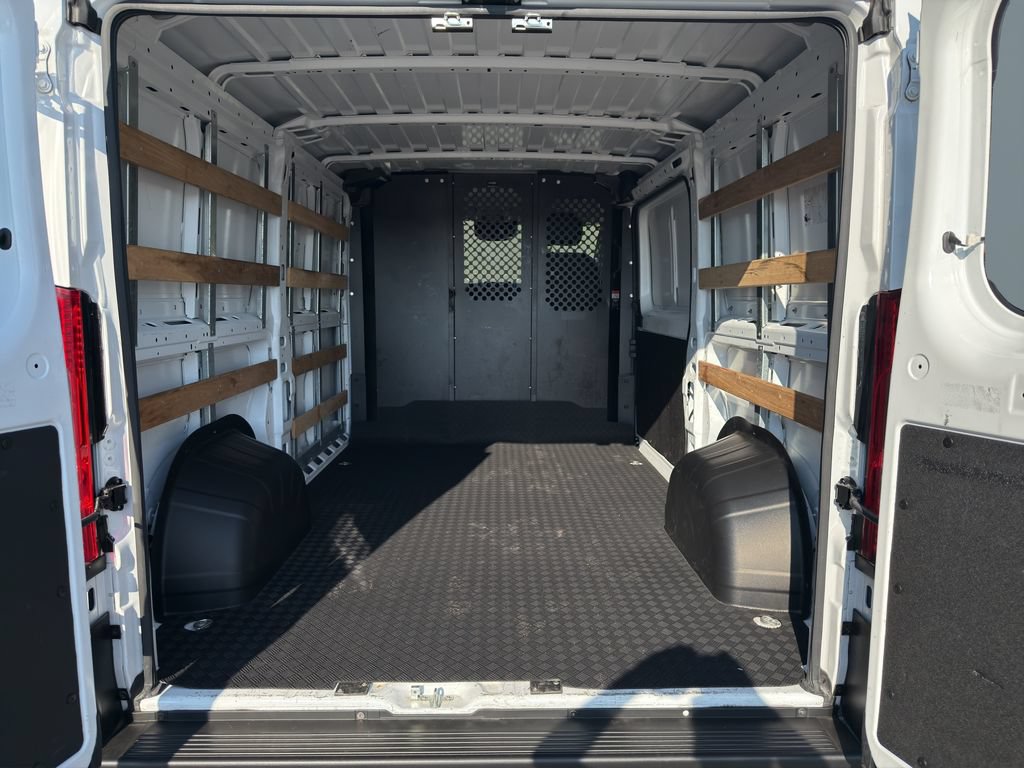 Used 2025 RAM ProMaster 2500 w/ U-Haul Equipment Group FWD image 9
