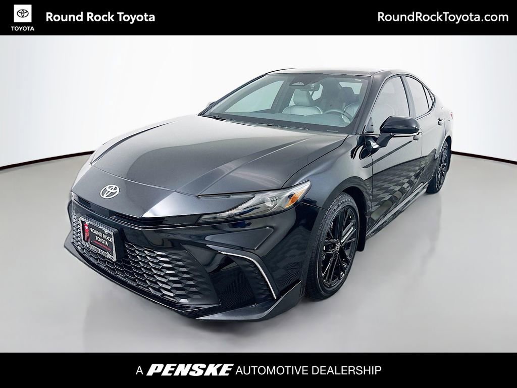 Certified 2025 Toyota Camry SE image 1