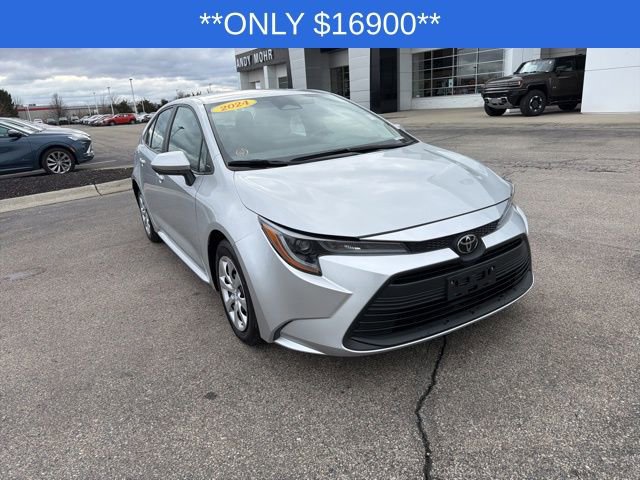 Used 2024 Toyota Corolla LE image 3