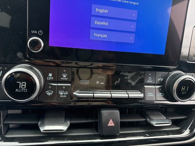 Used 2025 Toyota Highlander XLE image 17