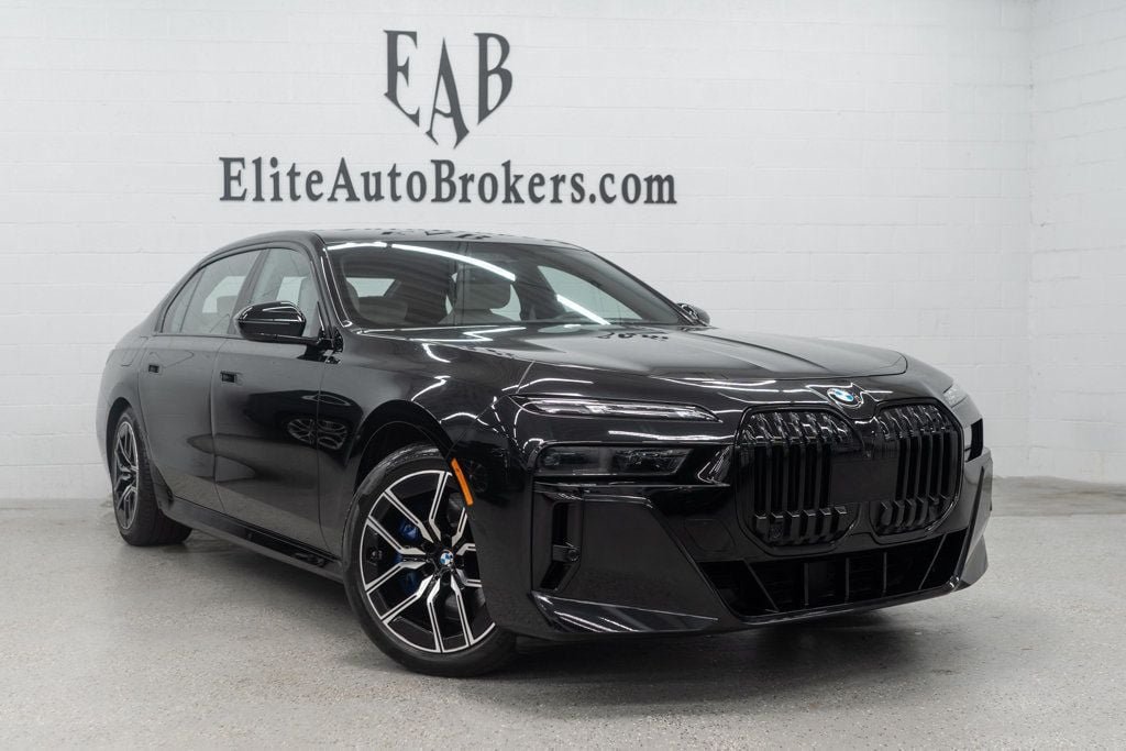 Used 2023 BMW 760i xDrive w/ Executive Package AWD/4WD image 51