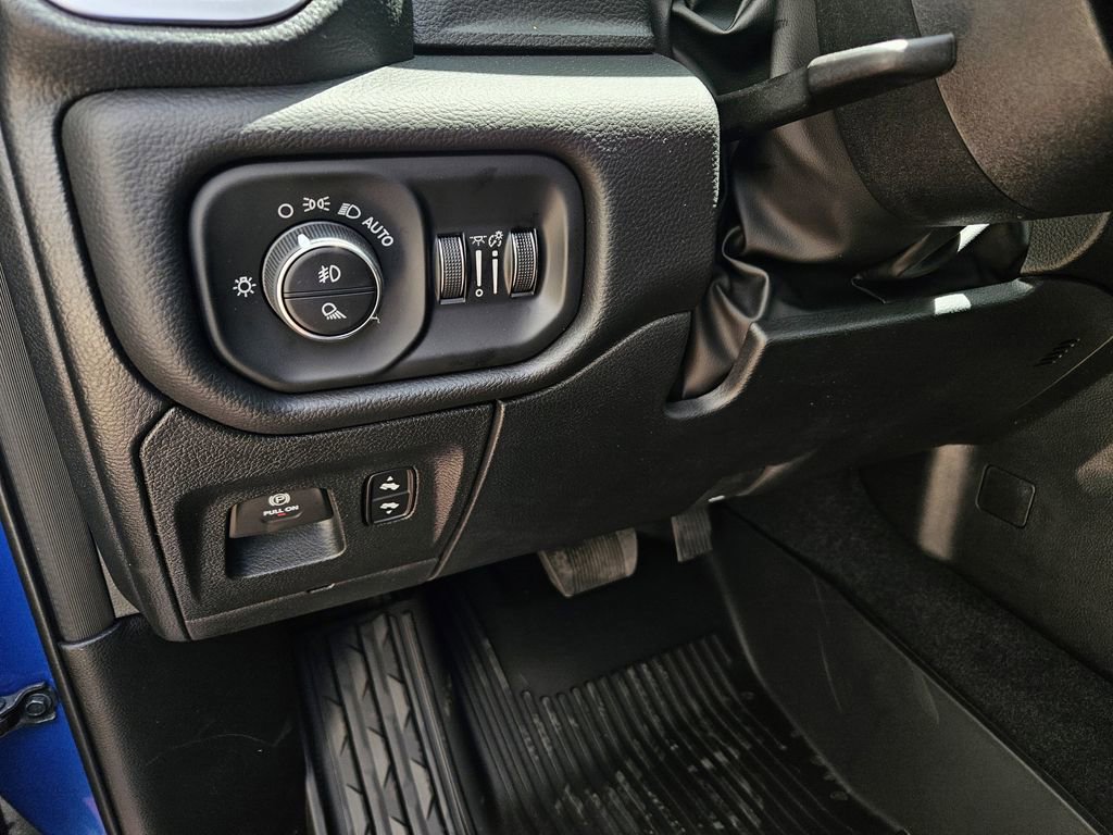 New 2026 RAM 1500 4x4 Crew Cab image 14