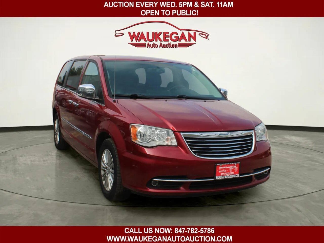 Used 2015 Chrysler Town & Country Touring-L w/ Driver Convenience Group FWD image 3