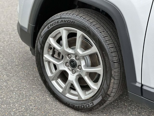 Used 2025 Jeep Compass Limited AWD/4WD image 10