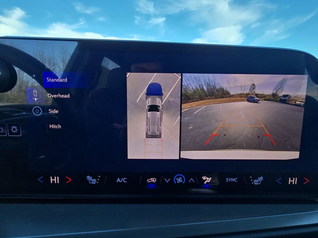 New 2026 Chevrolet Traverse LT w/ Driver Confidence Package image 22