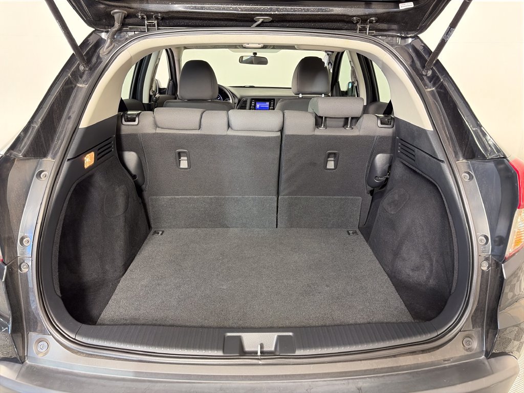 Used 2021 Honda HR-V LX image 24