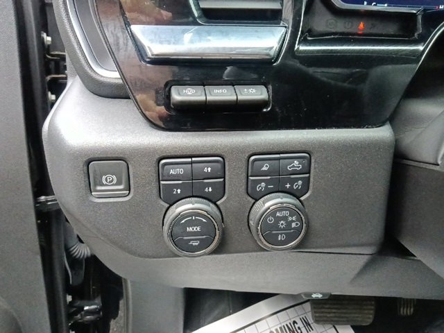 Used 2024 Chevrolet Silverado 1500 High Country w/ Technology Package image 17