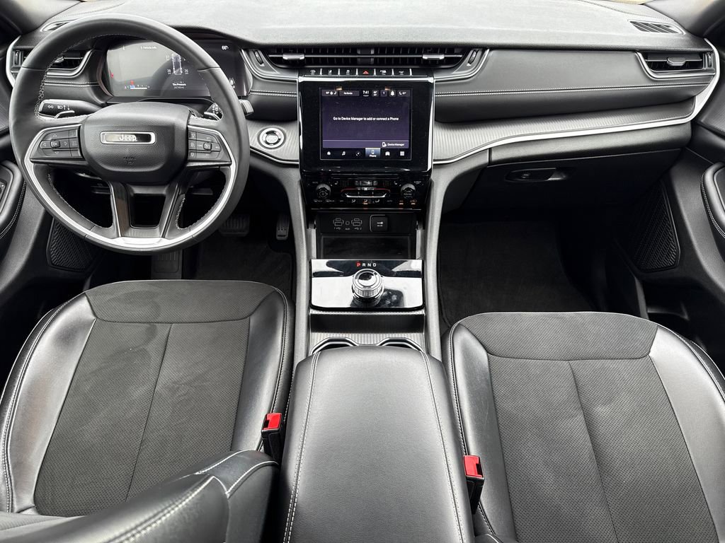 Used 2024 Jeep Grand Cherokee Altitude image 11