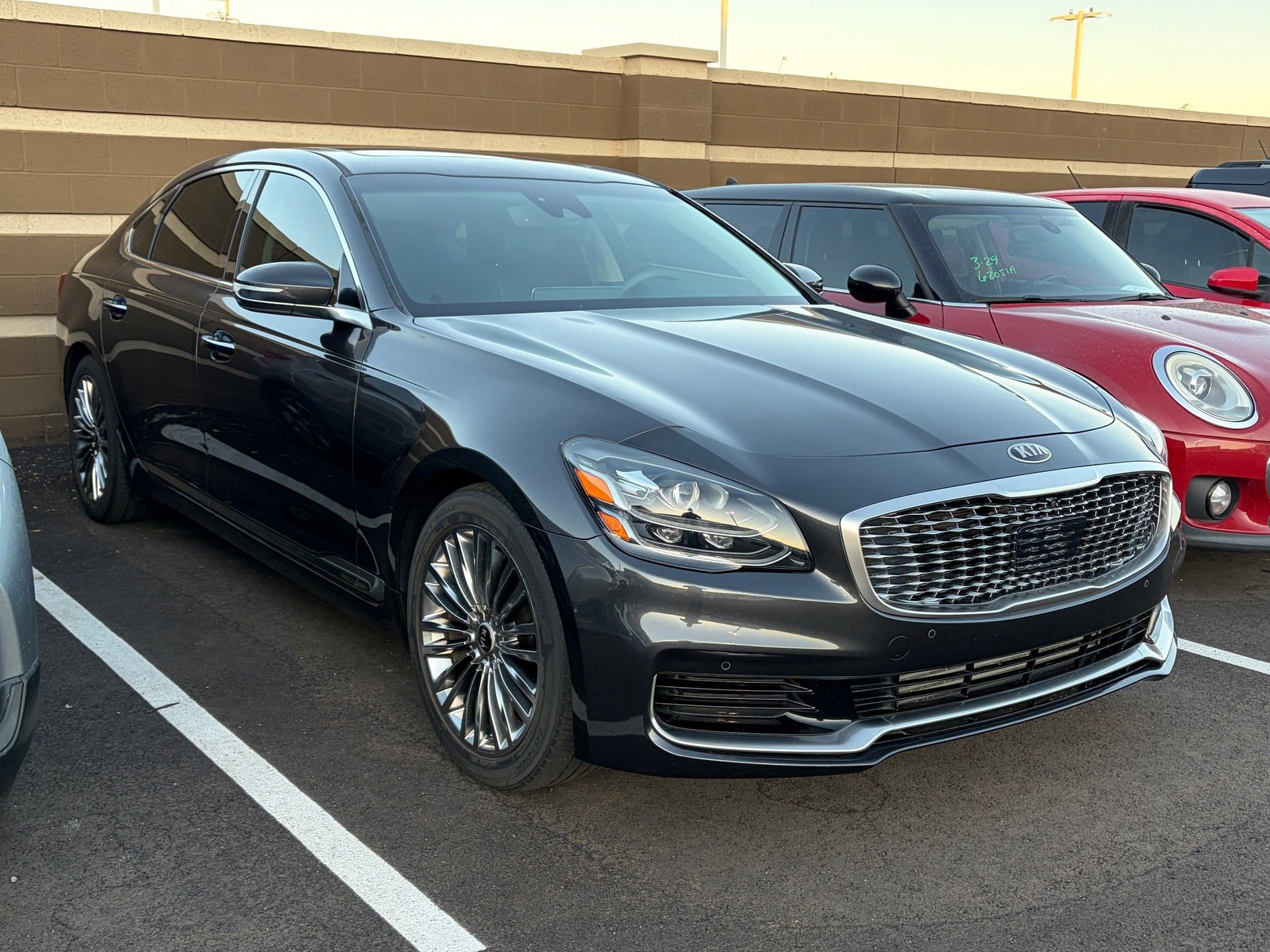 Certified 2020 Kia K900 Luxury image 2