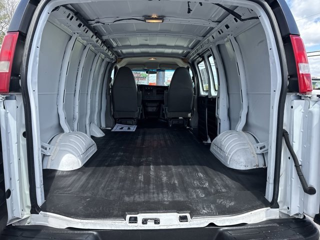 Used 2014 Chevrolet Express 2500 Work Van image 10