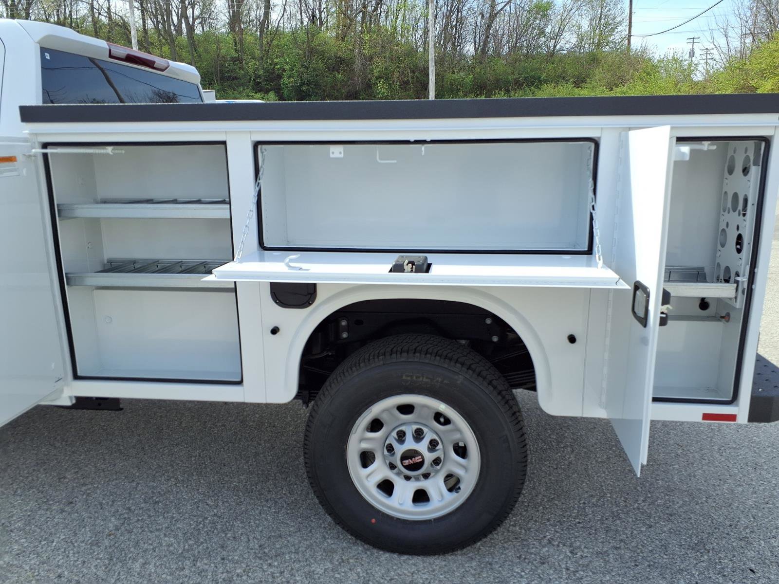 New 2026 GMC Sierra 3500 Pro w/ Convenience Package image 4