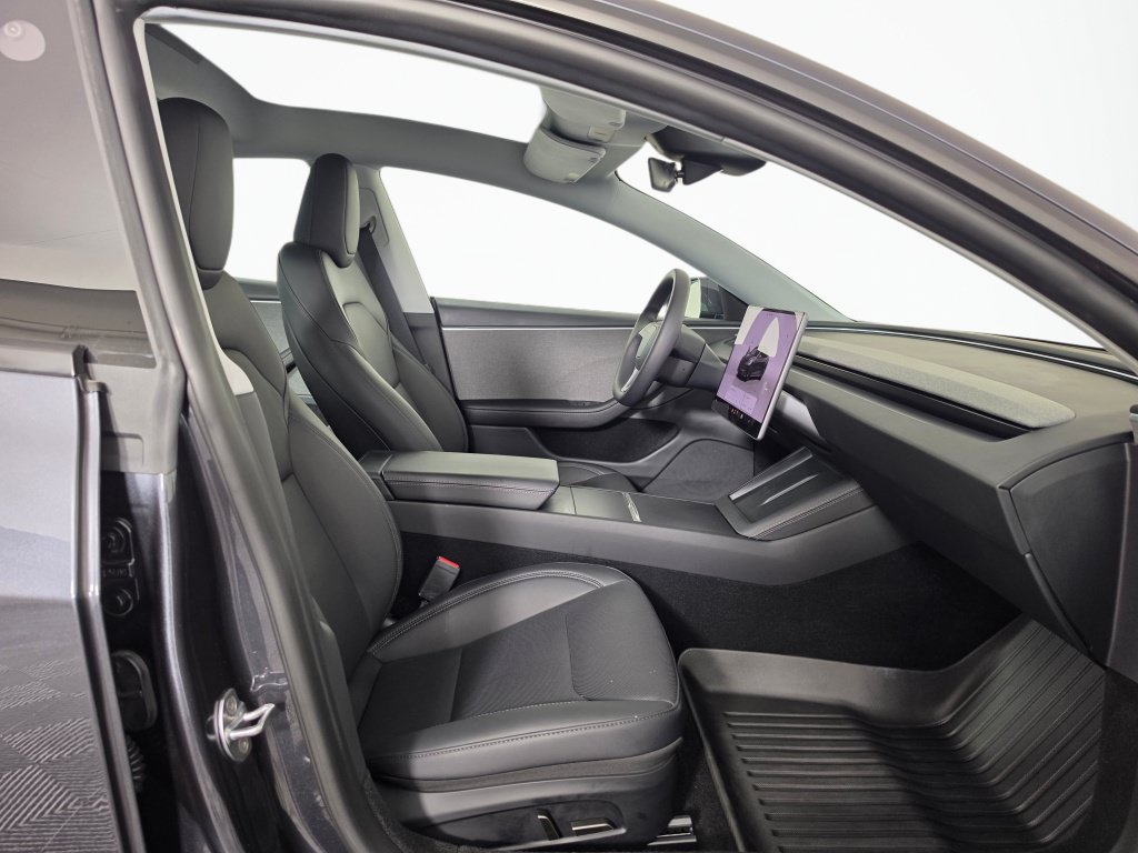 Used 2025 Tesla Model 3 Long Range RWD image 37