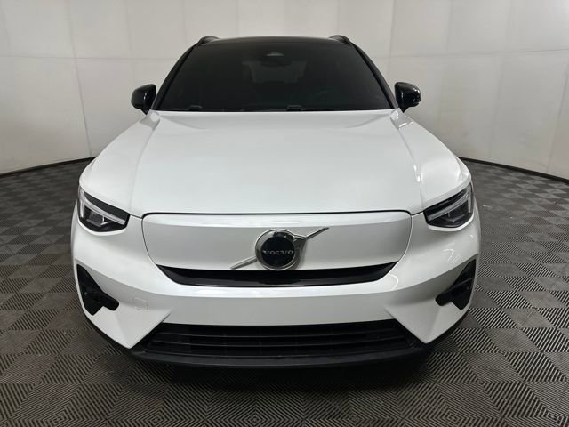 Used 2023 Volvo XC40 Recharge Plus w/ Protection Package Premier image 8