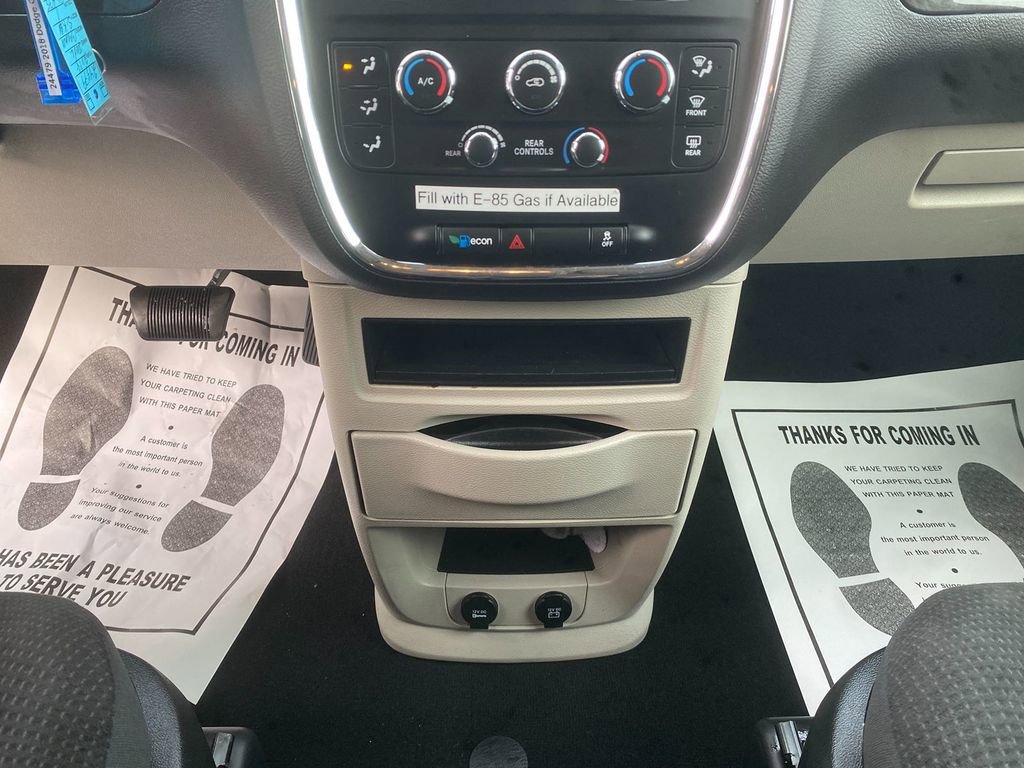Used 2018 Dodge Grand Caravan SE w/ UConnect Hands-Free Group FWD image 22