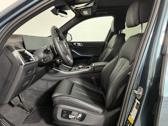 Used 2024 BMW X5 xDrive40i w/ Premium Package image 11