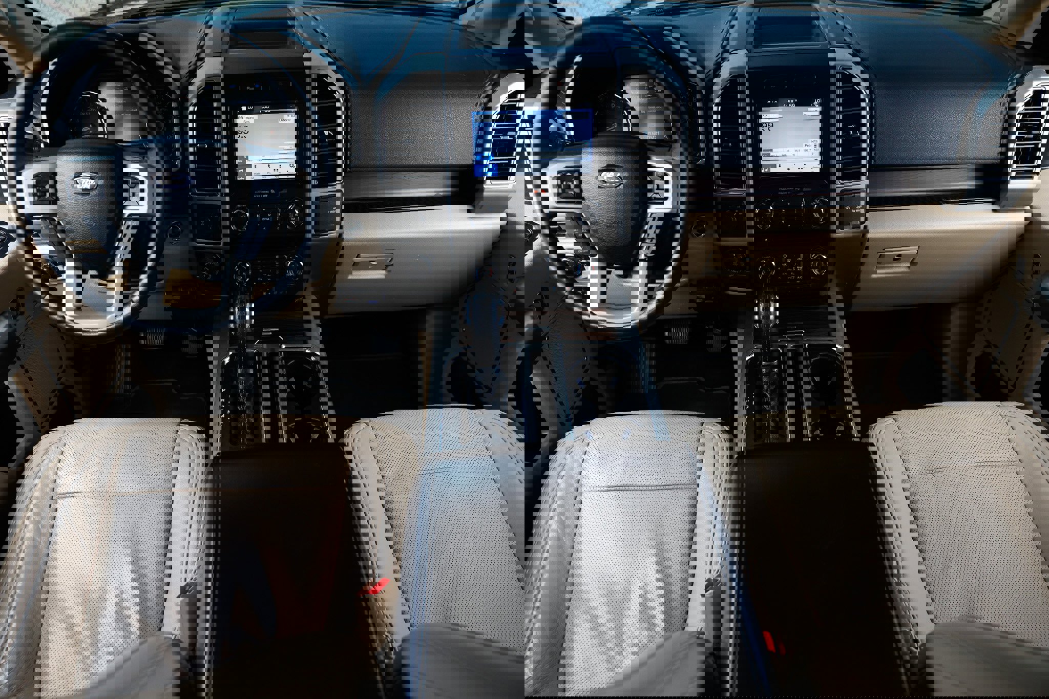 Used 2017 Ford F150 Lariat w/ Equipment Group 501A Mid image 2