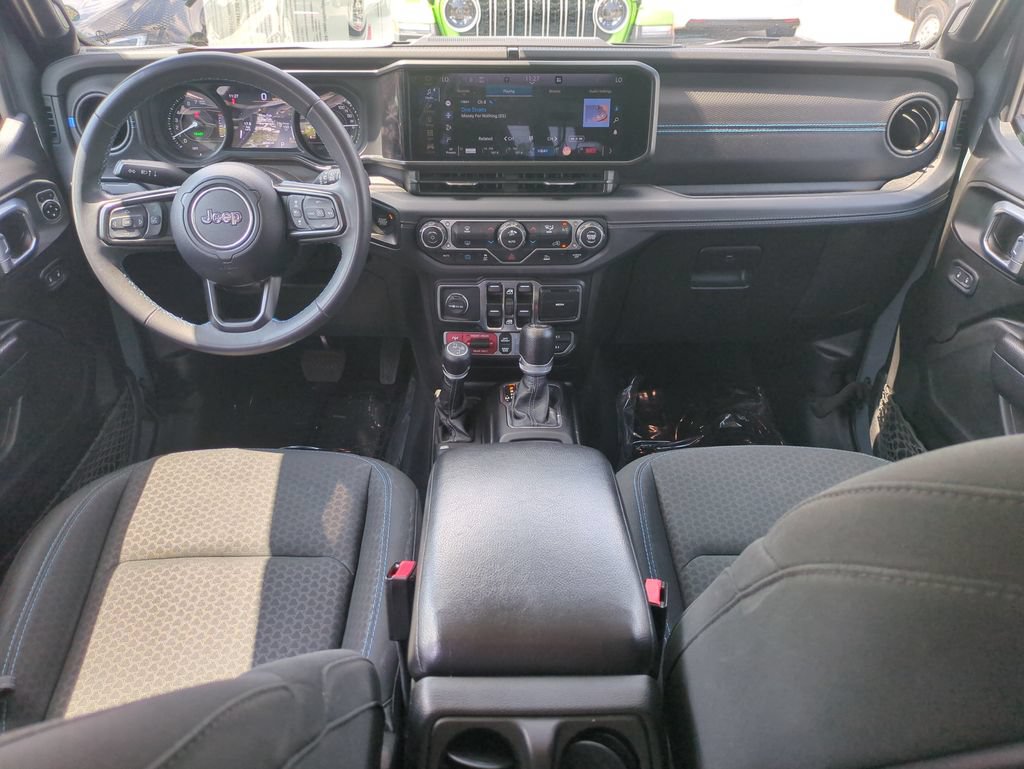 Used 2024 Jeep Wrangler Unlimited Rubicon 4xe AWD/4WD image 16