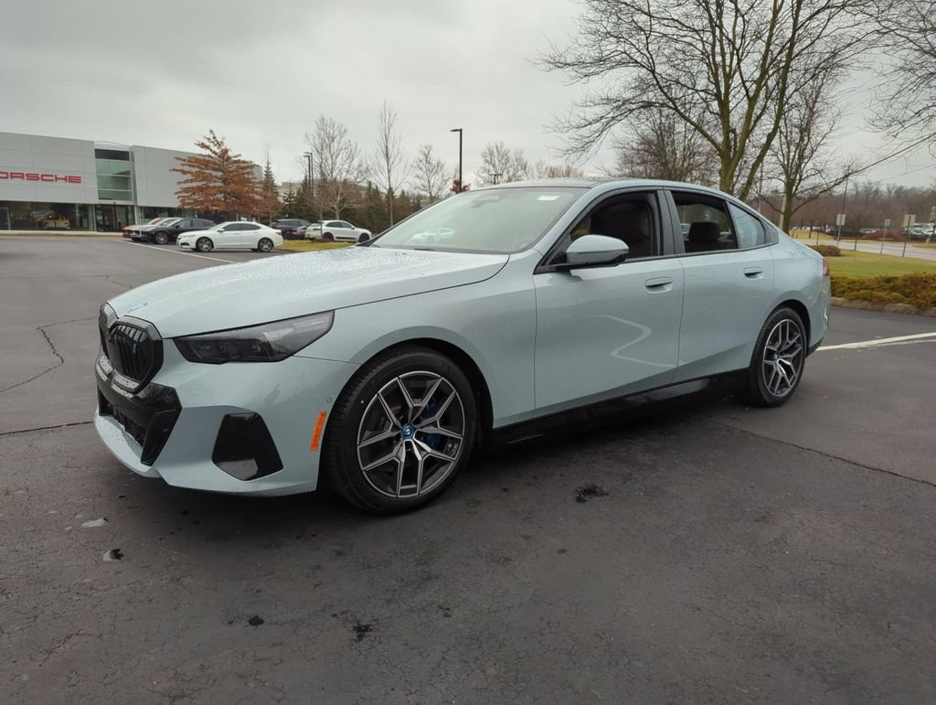 New 2024 BMW i5 eDrive40i w/ M Sport Package image 3