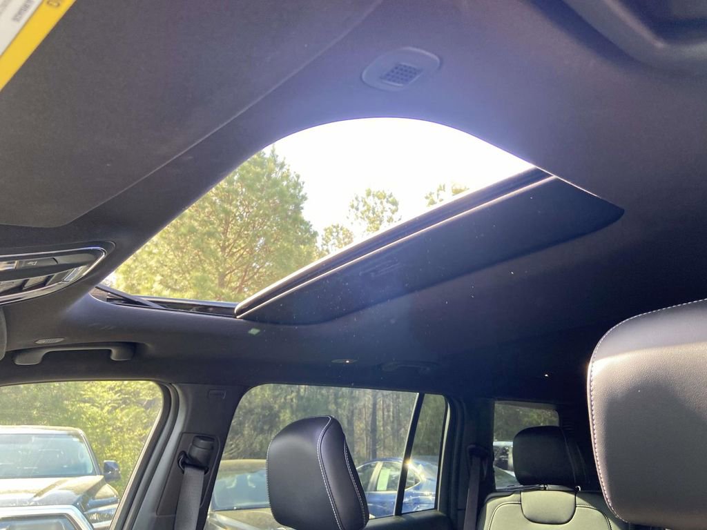 Used 2024 Jeep Grand Cherokee L Altitude image 18