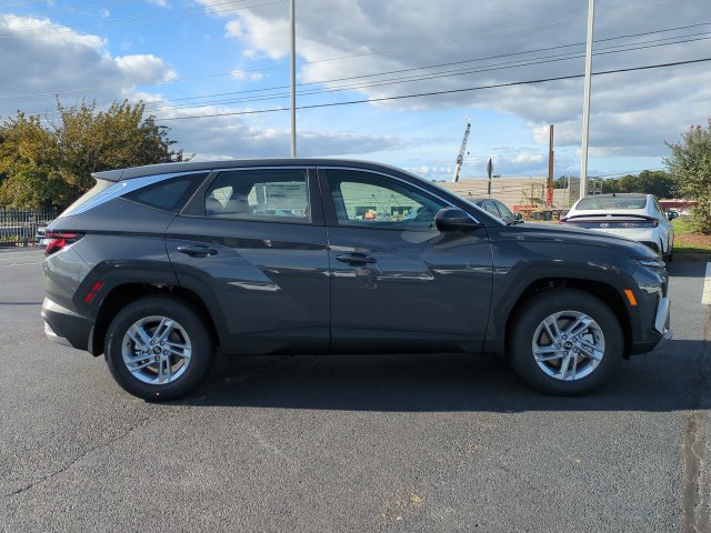 Used 2026 Hyundai Tucson SE AWD/4WD image 3